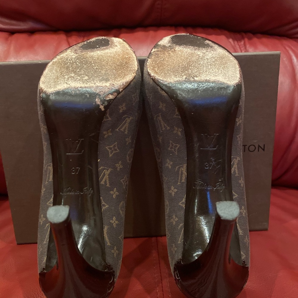 Louis Vuitton Pumps - Picture 2 of 7